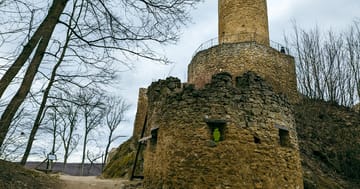 Na zříceninu hradu Cimburk se podíváte celoročně, potěší i opakovaně