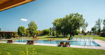 Luxusní přírodní resort s wellness, možnost vlastní vířivky