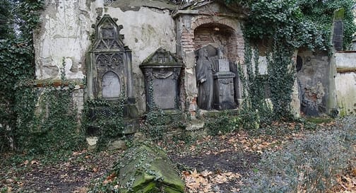 Naučná stezka Olšanskými hřbitovy nejenom po stopách slavných