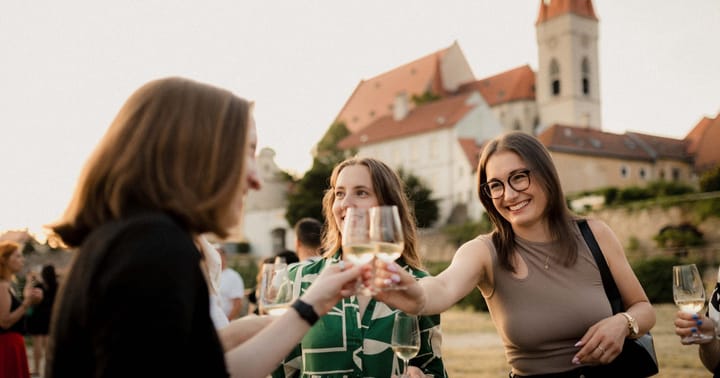 Večerní prohlídka města s ochutnávkou vín