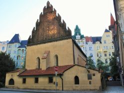 Staronová synagoga v Praze.