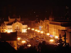 Pardubice, Náměstí Republiky. pohled na Východočeské divadlo