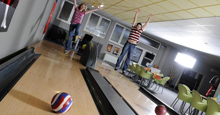 Bowling v zábavním centru A-SPORT Hradec Králové