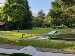 Minigolf ONE - Venkovní minigolf Brno