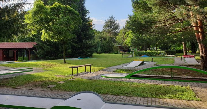 Minigolf ONE - Venkovní minigolf Brno