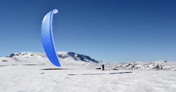 Snowkiting Husky Hill ve Vejprtech – objev kouzlo kitingu v zimě