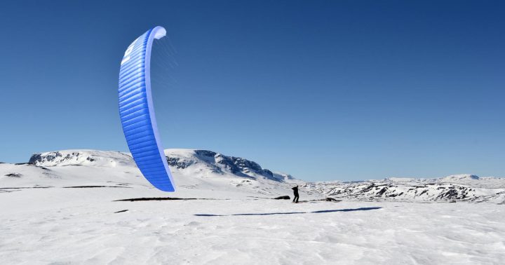 Snowkiting Husky Hill ve Vejprtech - nauč se kiting na sněhu