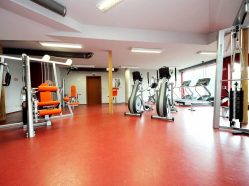 Fitness S-centrum - vstup do kardio posilovny