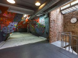 Lokal Blok - bouldering na lezecké stěně