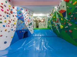 Lokal Blok - bouldering na lezecké stěně