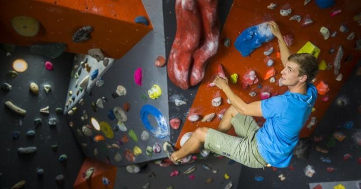 Lokal Blok - bouldering na lezecké stěně