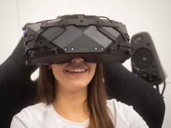 Simulátory ve VR Play Park - zažijte závod nebo leteckou bitvu