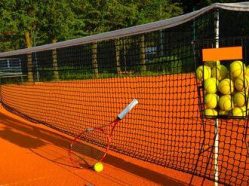 Tenis - venkovní antukové kurty v Dejvicích