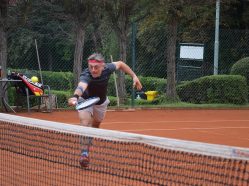 Tenis - venkovní antukové kurty v Dejvicích