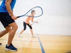 Squash v centru Arbes - 2 kurty od firmy Fiberesin