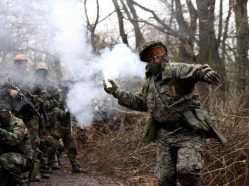 Paintball v TwoTowers Praha - adrenalinová hra na bývalém koupališti Džbán