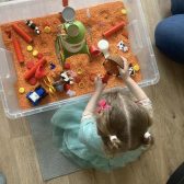 Messy & Sensory Play ve Fairy Play - tvoření se meze nekladou