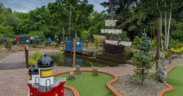 Minigolf v Pirátí zátoce Praha – zábava pro celou rodinu v pirátském stylu