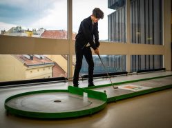 MinigolfPark Maniny Praha - krytý minigolf světových parametrů