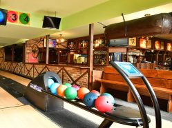 Bowling v Kovárně U Hodin - 4 profesionální bowlingové dráhy