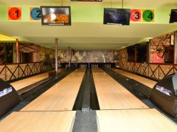 Bowling v Kovárně U Hodin - 4 profesionální bowlingové dráhy