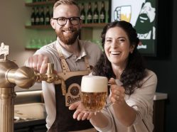 Pilsner Urquell Experience - The Original Tour + škola čepování