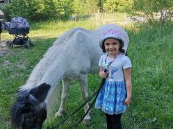 Projížďky na ponících v rodinné farmě Černá vovce Třeboc