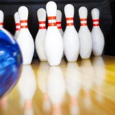 Bowling ve sportcentru Hartaclub - 2 dráhy pro až 16 hráčů