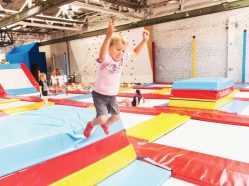 Jump Family Olomouc - skákání na trampolínách pro děti i dospělé