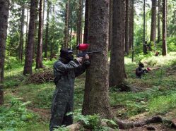 Paintball u Sport Hotelu Můstek - ideální pro rodiny s dětmi