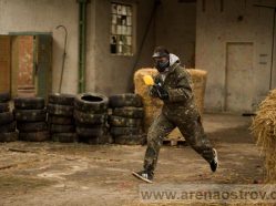 Paintball v aréně Ostrov - adrenalinová hra s kompletním servisem