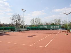 Tenis v Beach Tenis Kapitol - venkovní tenisové kurty