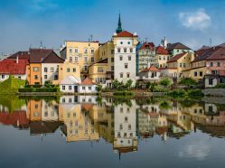 Dobrodružná dětská venkovní hra ve městě Jindřichův Hradec - najdete 15. poledník?