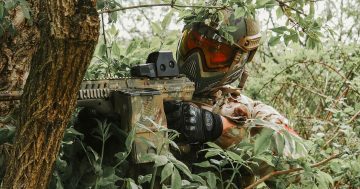 Paintball v Chebu Outpost – zažijte adrenalin na rozlehlých hřištích