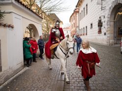 Příjezd sv. Martina na náměstí Svornosti do Českého Krumlova