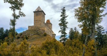 Hrad Kašperk pomáhal císaři Karlovi IV. umořovat dluhy