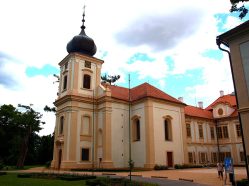 Zámek Loučeň, zámecký kostel Nanebevzetí Panny Marie