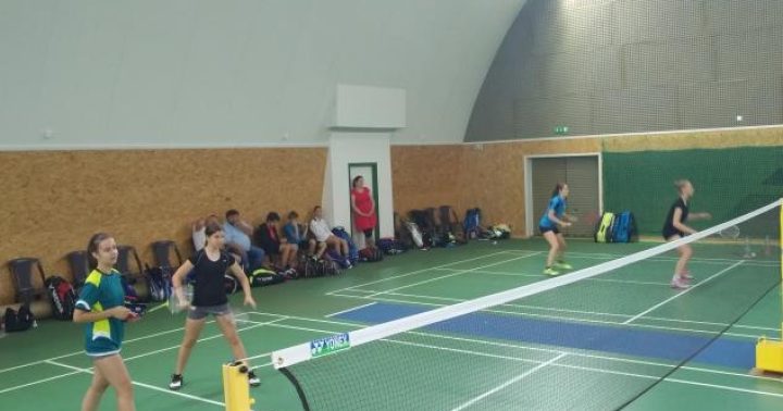 Badminton ve sportovním areálu Dobřany - 4 speciální kurty